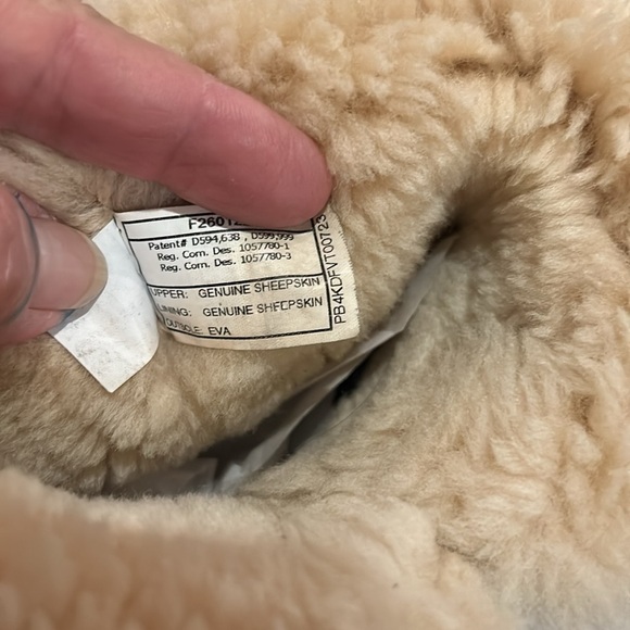 UGG Bailey Button Brown Short Sheepskin Boots - Picture 3 of 15